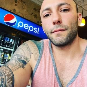 Meet your Posher, Chris